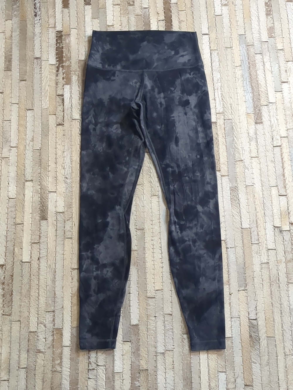 Lululemon Women's 6 Align Super High Rise Diamond Dye Gray 28" Leggings